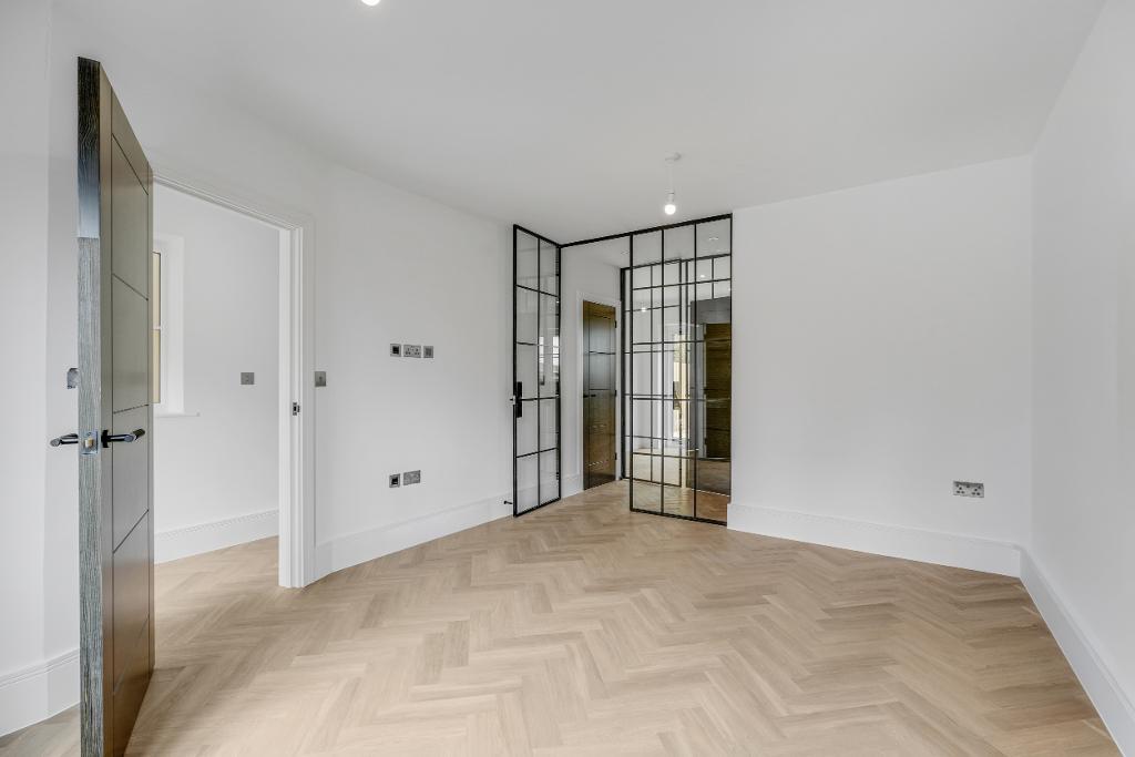 4 Bedroom Semi-Detached for Sale in Milton Keynes, MK17 8AU