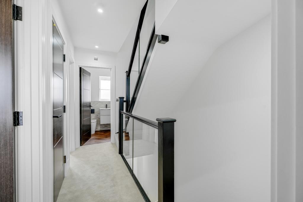 4 Bedroom Semi-Detached for Sale in Milton Keynes, MK17 8AU