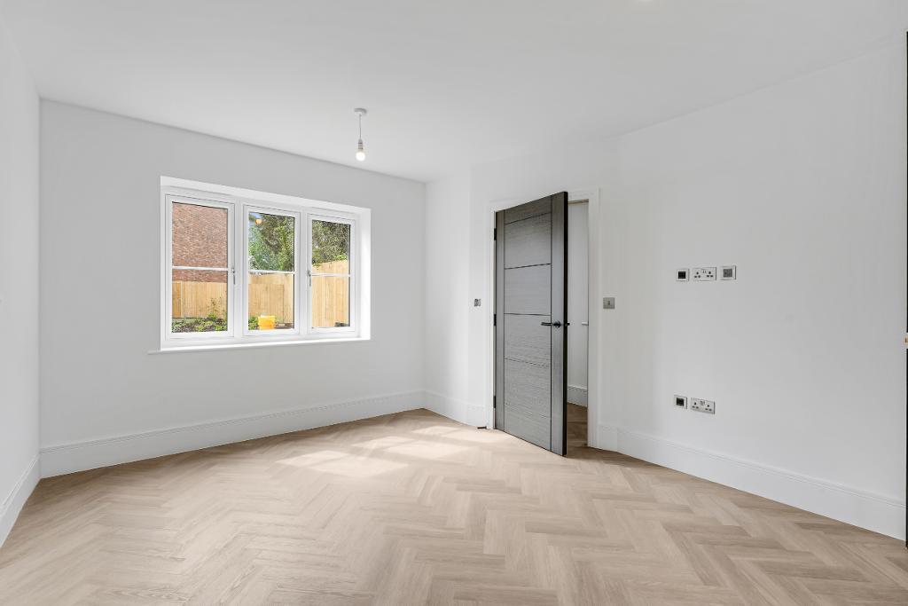 4 Bedroom Semi-Detached for Sale in Milton Keynes, MK17 8AU