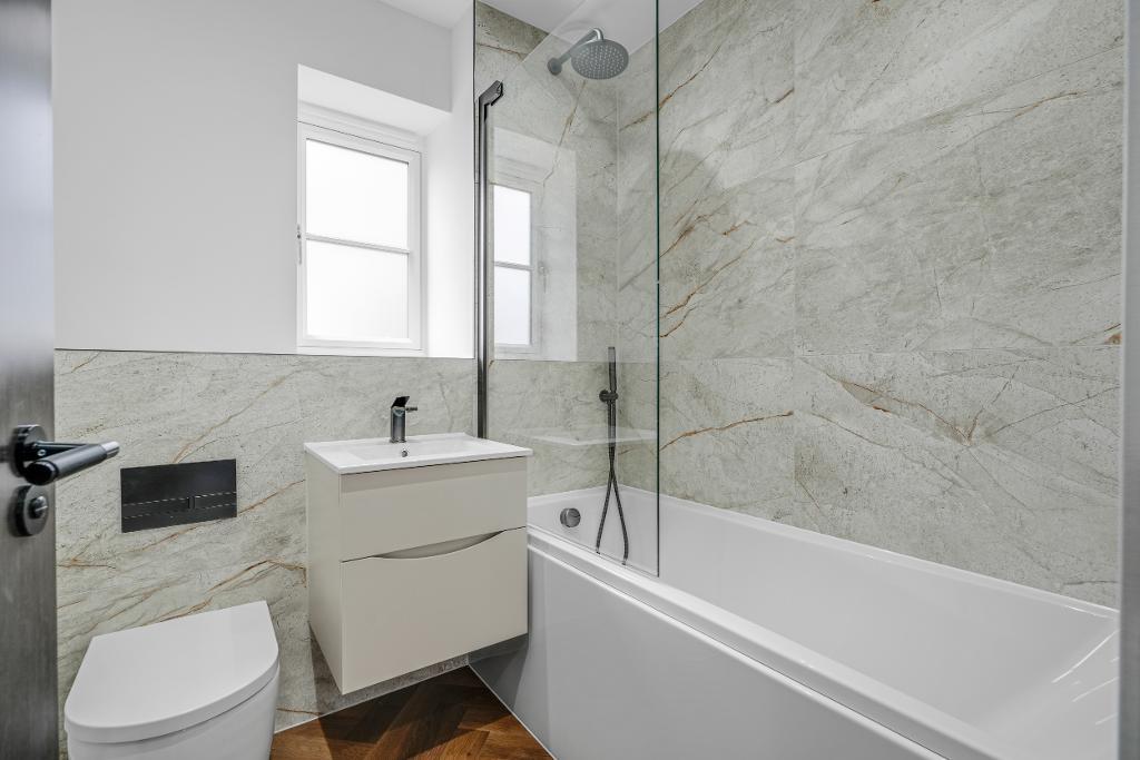 4 Bedroom Semi-Detached for Sale in Milton Keynes, MK17 8AU