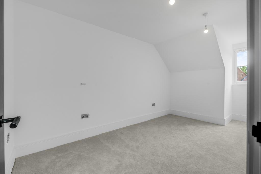 4 Bedroom Semi-Detached for Sale in Milton Keynes, MK17 8AU