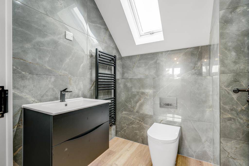4 Bedroom Semi-Detached for Sale in Milton Keynes, MK17 8AU