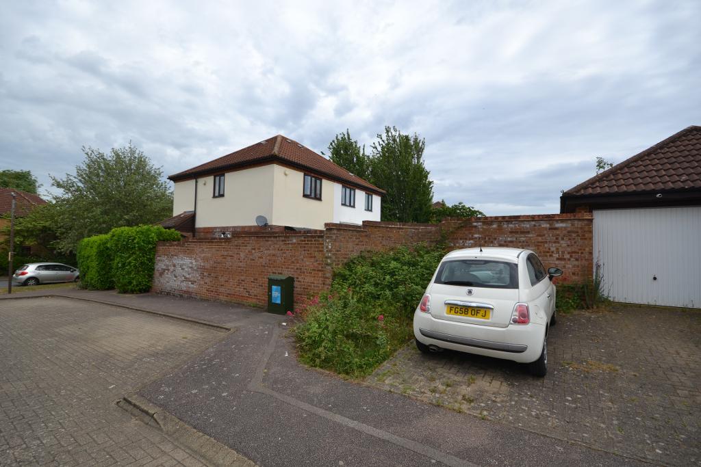 2 Bedroom Semi-Detached to Rent in Milton Keynes, MK7 7NS