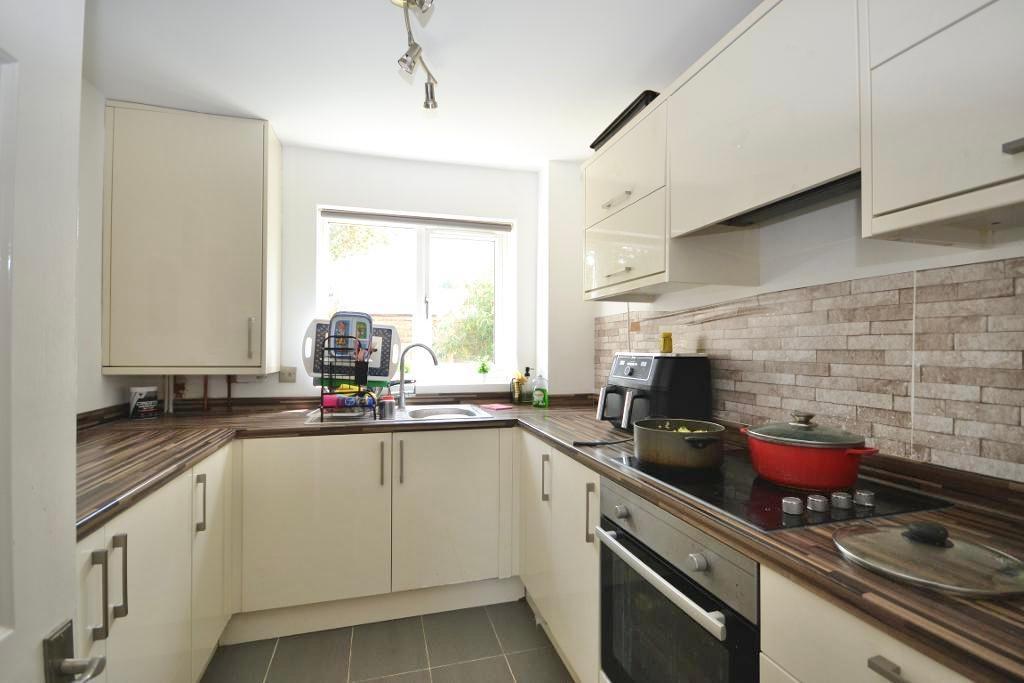 3 Bedroom Link-Detached for Sale in Milton Keynes, MK8 0EJ