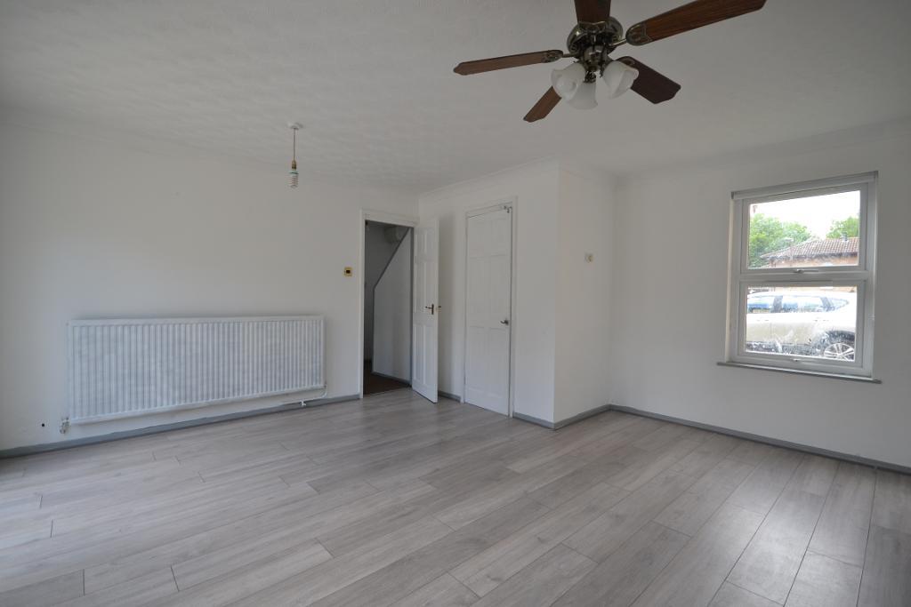 3 Bedroom Semi-Detached for Sale in Milton Keynes, MK13 8ES
