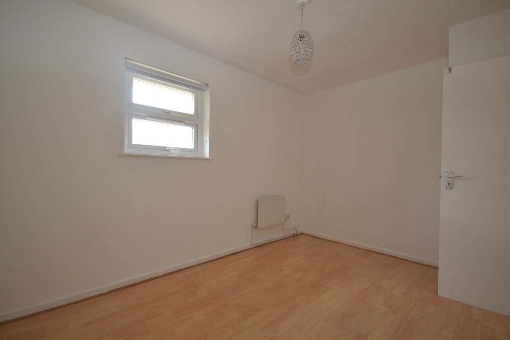 3 Bedroom Semi-Detached for Sale in Milton Keynes, MK13 8ES