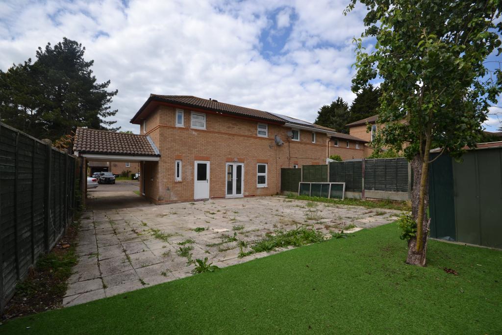 3 Bedroom Semi-Detached for Sale in Milton Keynes, MK13 8ES