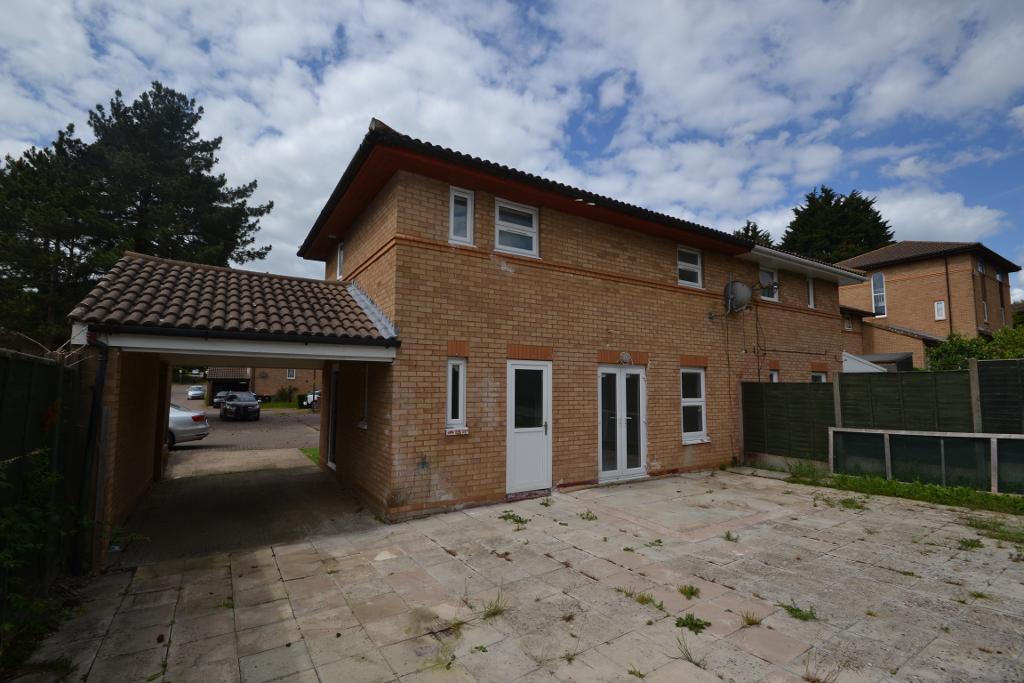 3 Bedroom Semi-Detached for Sale in Milton Keynes, MK13 8ES