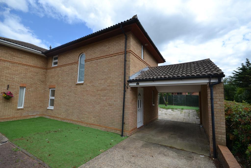 3 Bedroom Semi-Detached for Sale in Milton Keynes, MK13 8ES