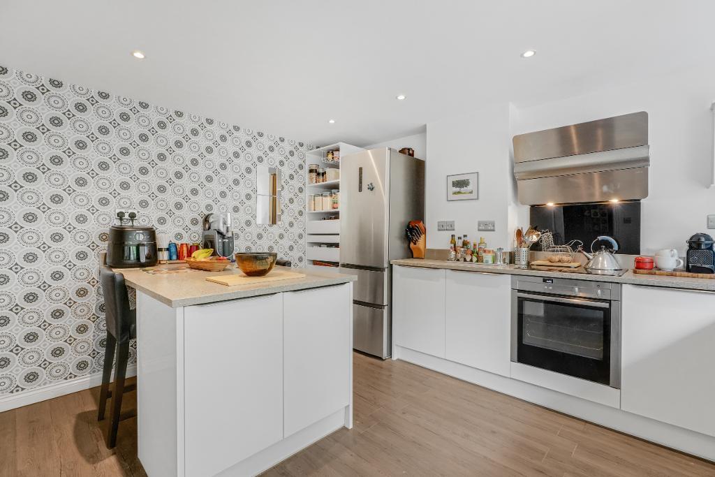 3 Bedroom Terraced for Sale in Milton Keynes, MK9 3NS