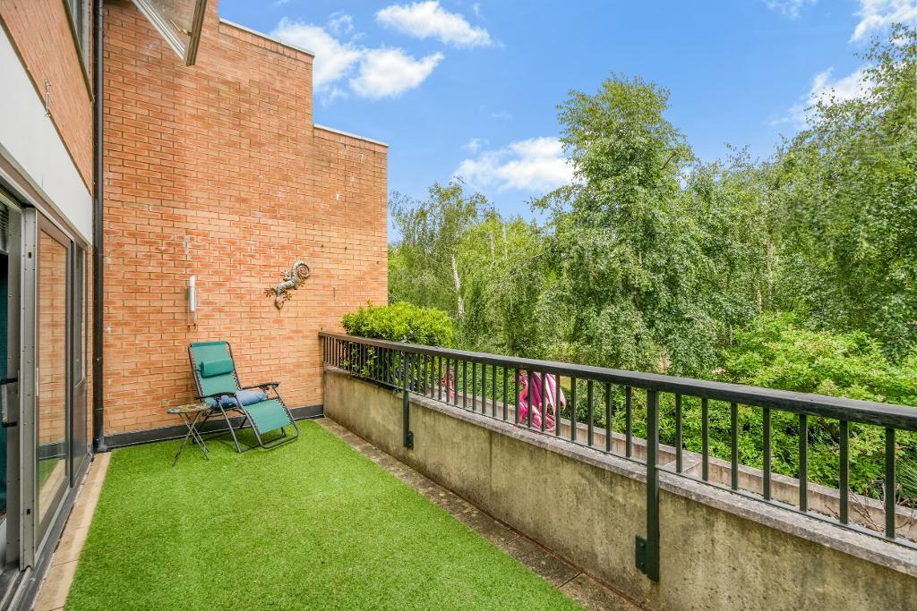 3 Bedroom Terraced for Sale in Milton Keynes, MK9 3NS
