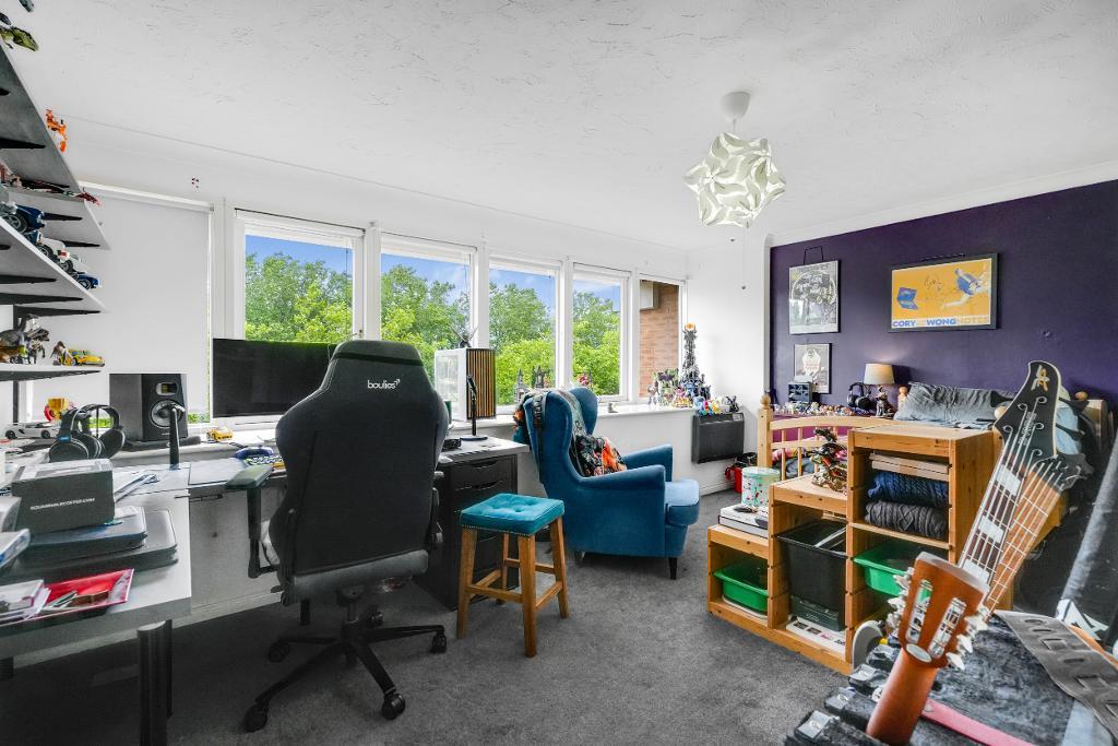 3 Bedroom Terraced for Sale in Milton Keynes, MK9 3NS