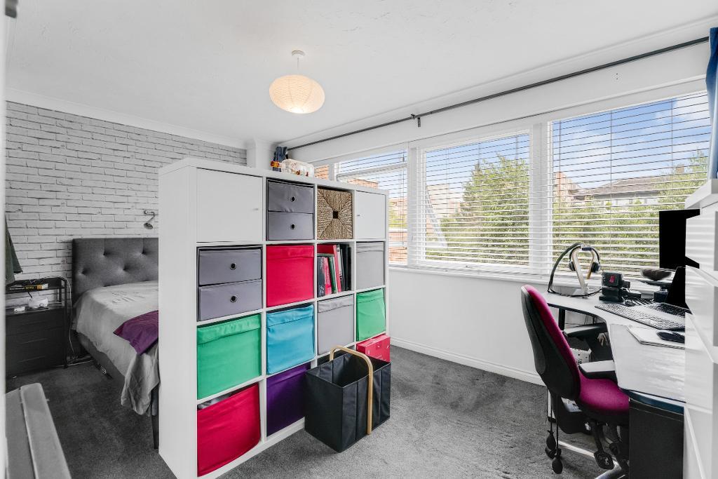 3 Bedroom Terraced for Sale in Milton Keynes, MK9 3NS