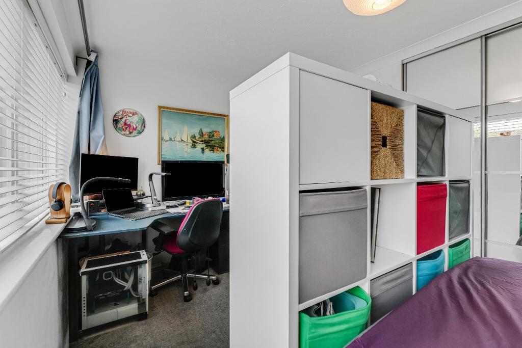 3 Bedroom Terraced for Sale in Milton Keynes, MK9 3NS