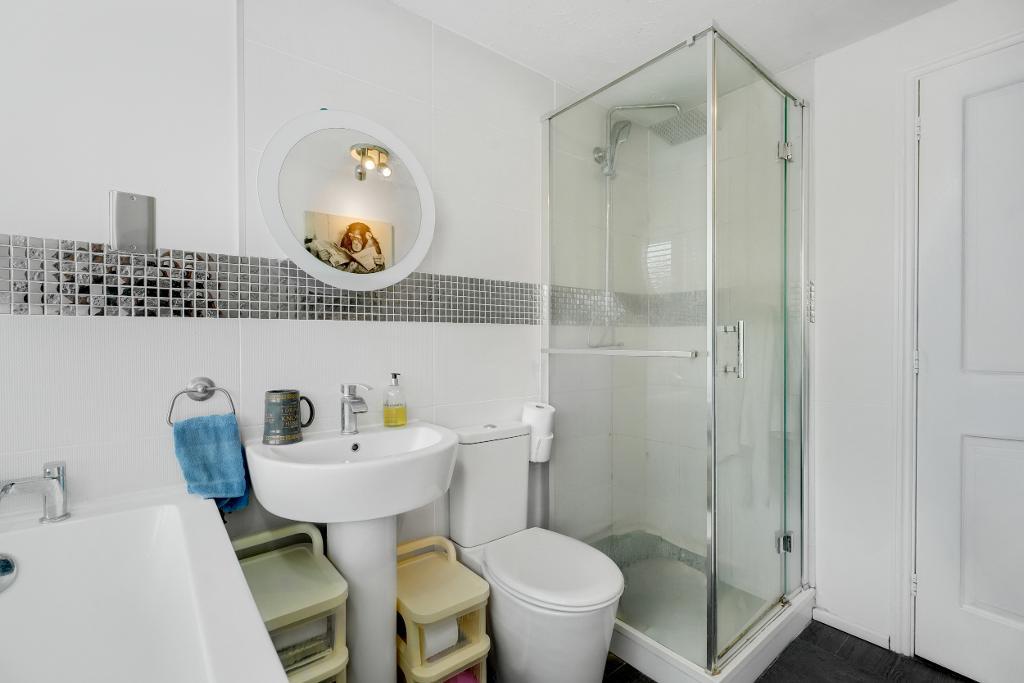 3 Bedroom Terraced for Sale in Milton Keynes, MK9 3NS