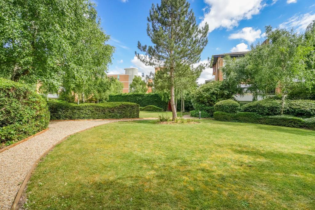 3 Bedroom Terraced for Sale in Milton Keynes, MK9 3NS
