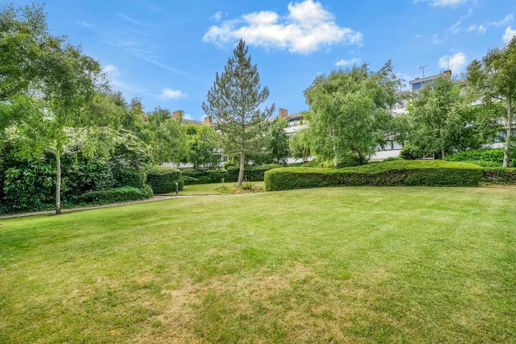 3 Bedroom Terraced for Sale in Milton Keynes, MK9 3NS