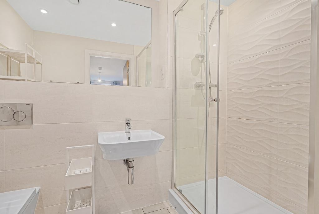 2 Bedroom Apartment for Sale in Milton Keynes, MK10 9UD