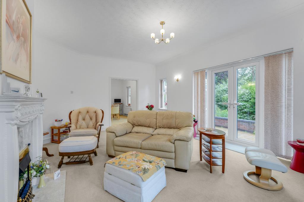 3 Bedroom Detached Bungalow for Sale in Milton Keynes, MK5 6EN
