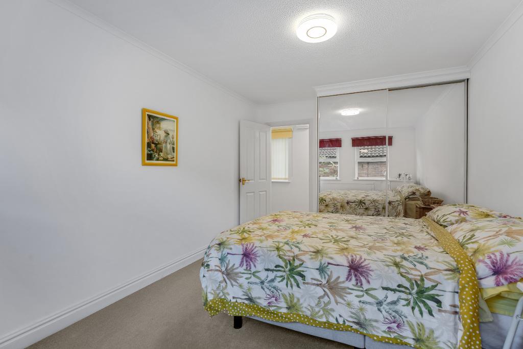 3 Bedroom Detached Bungalow for Sale in Milton Keynes, MK5 6EN