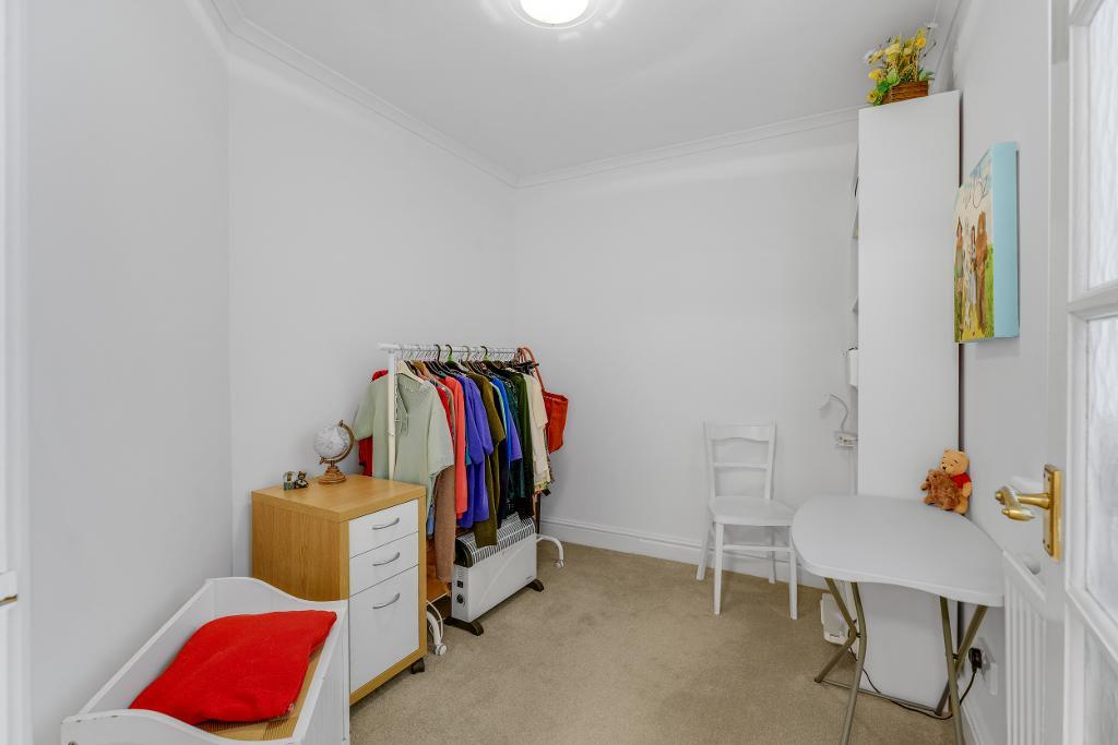 3 Bedroom Detached Bungalow for Sale in Milton Keynes, MK5 6EN