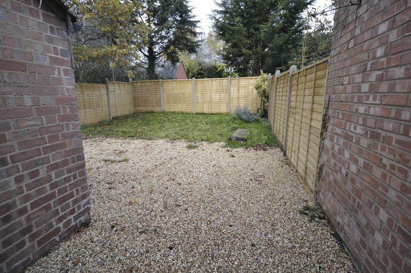 3 Bedroom Semi-Detached to Rent in Milton Keynes, MK5 8AZ