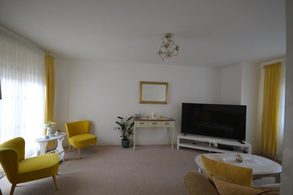 3 Bedroom Link Semi-Detached to Rent in Milton Keynes, MK4 4GJ
