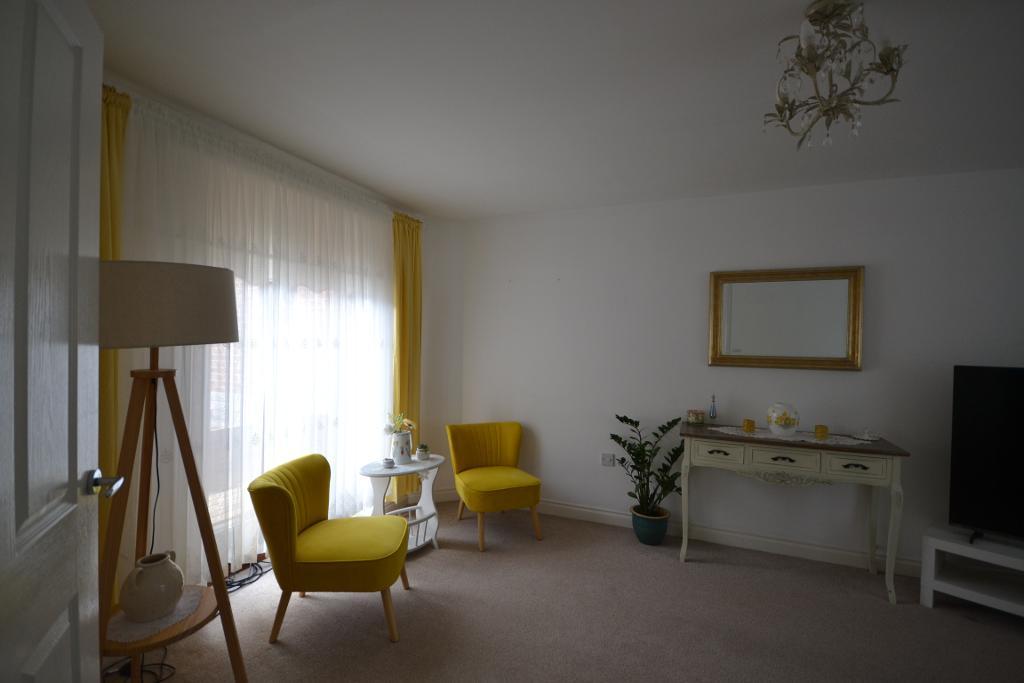 3 Bedroom Link Semi-Detached to Rent in Milton Keynes, MK4 4GJ