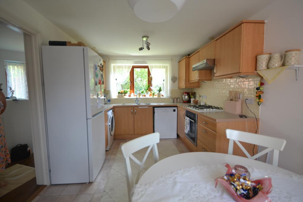 3 Bedroom Link Semi-Detached to Rent in Milton Keynes, MK4 4GJ