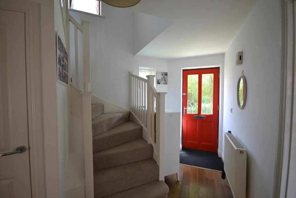 3 Bedroom Link Semi-Detached to Rent in Milton Keynes, MK4 4GJ