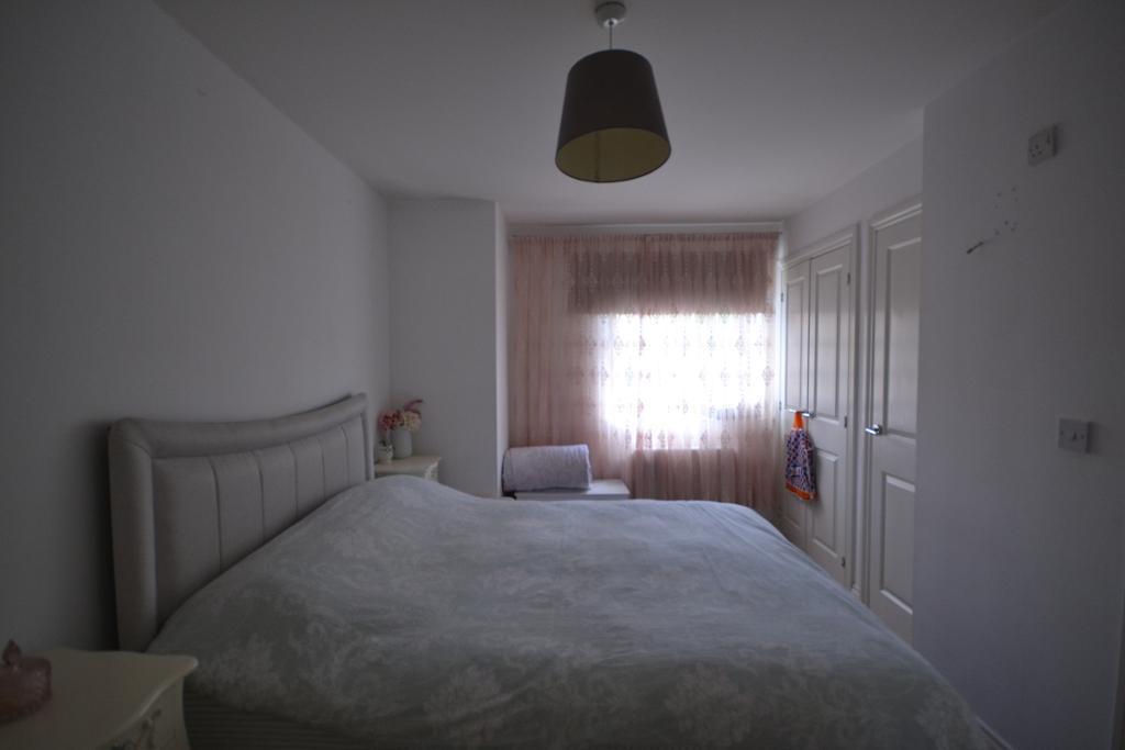 3 Bedroom Link Semi-Detached to Rent in Milton Keynes, MK4 4GJ