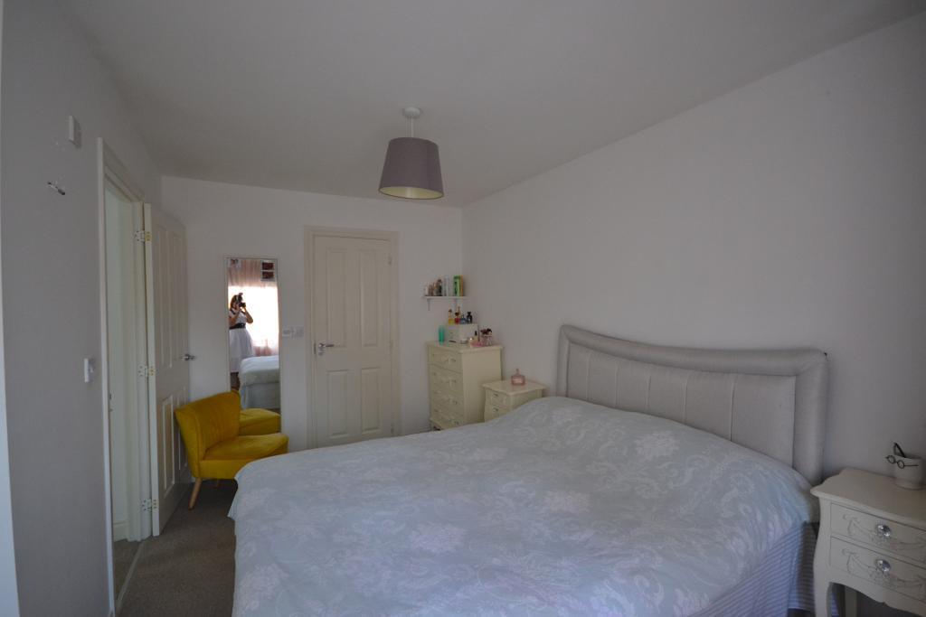 3 Bedroom Link Semi-Detached to Rent in Milton Keynes, MK4 4GJ