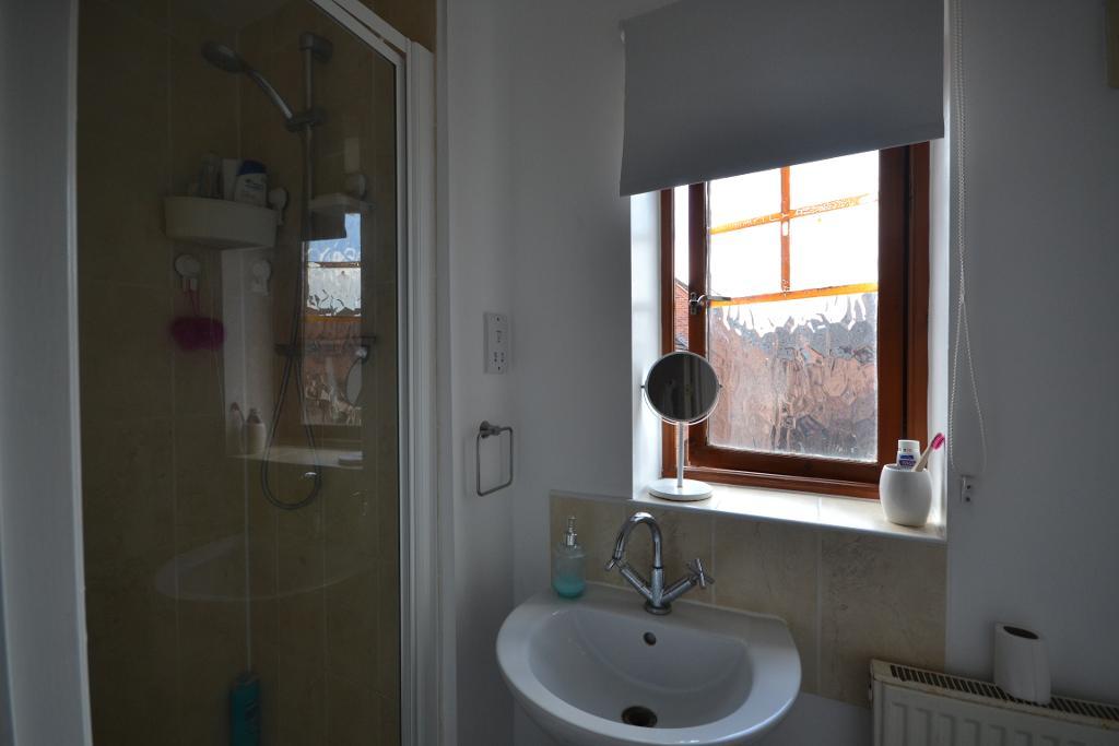 3 Bedroom Link Semi-Detached to Rent in Milton Keynes, MK4 4GJ