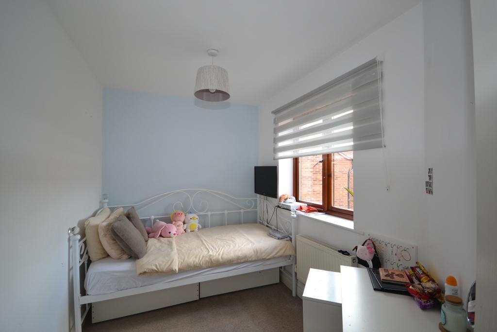 3 Bedroom Link Semi-Detached to Rent in Milton Keynes, MK4 4GJ