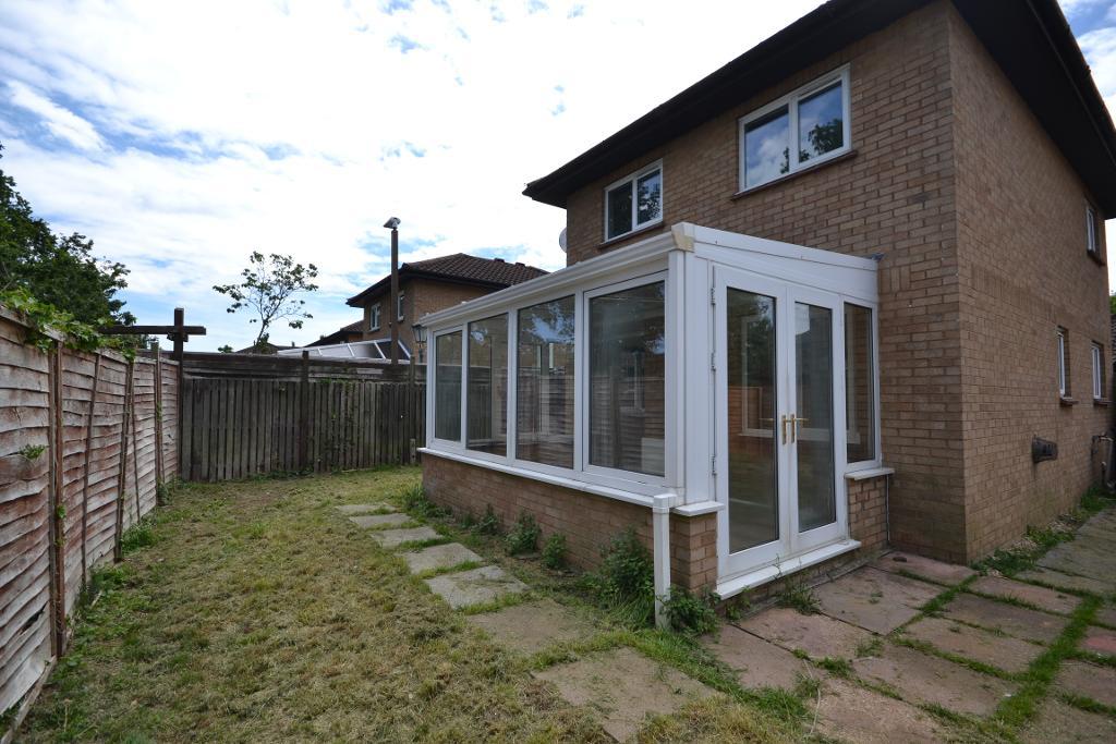 3 Bedroom Detached to Rent in Milton Keynes, MK8 9AR