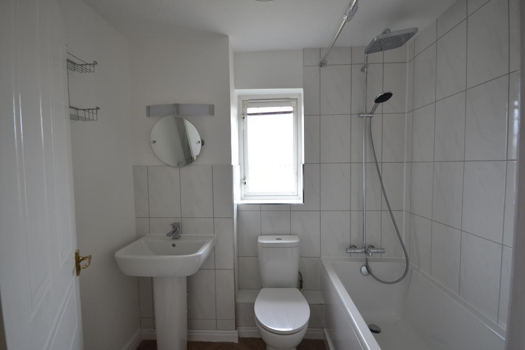 3 Bedroom Detached to Rent in Milton Keynes, MK8 0HA