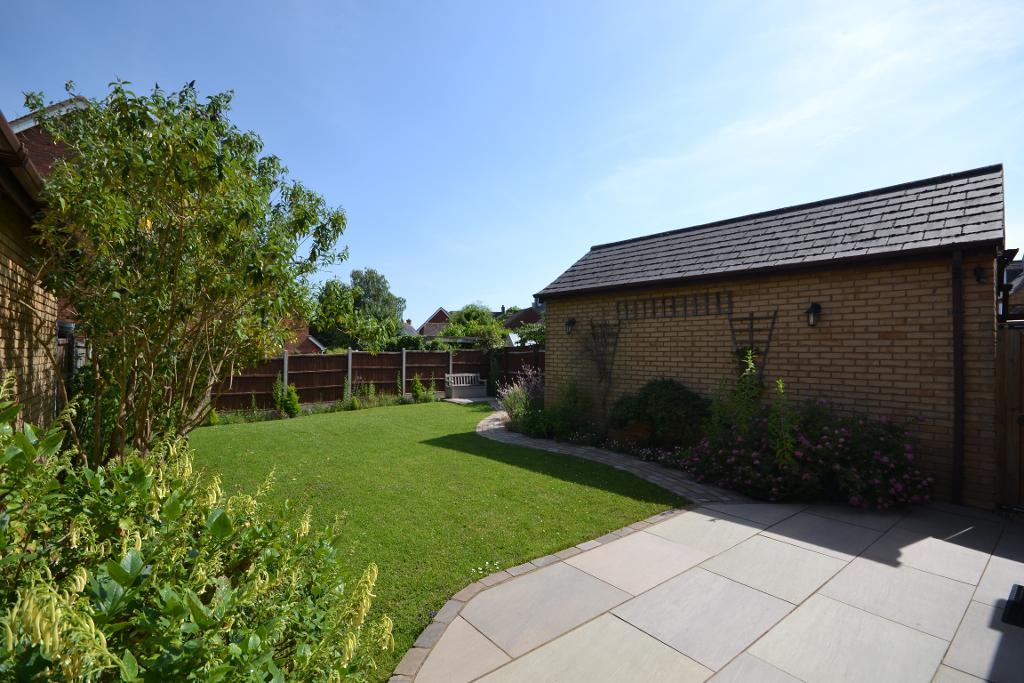 2 Bedroom End Terraced to Rent in Milton Keynes, MK4 4AH