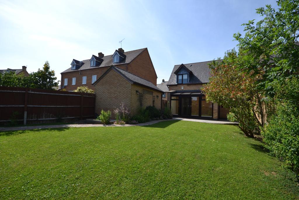 2 Bedroom End Terraced to Rent in Milton Keynes, MK4 4AH