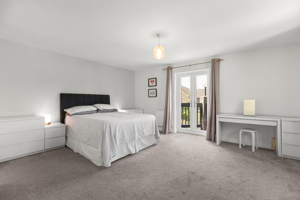 4 Bedroom Detached for Sale in Milton Keynes, MK5 8EH