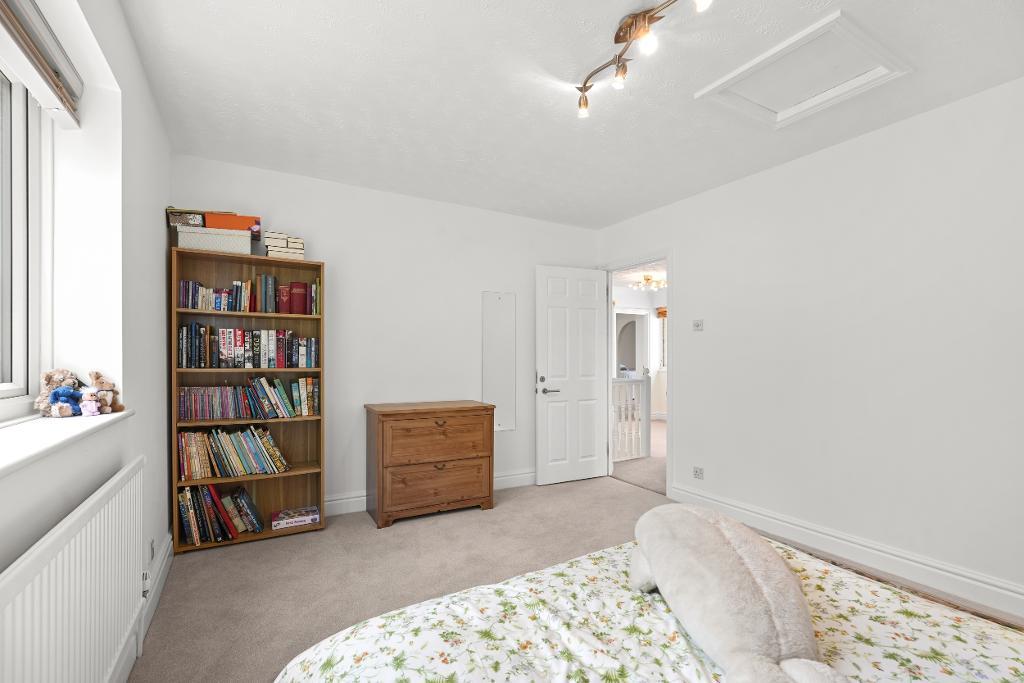 4 Bedroom Detached for Sale in Milton Keynes, MK5 8EH