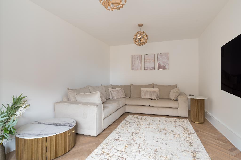 4 Bedroom Semi-Detached for Sale in Milton Keynes, MK17 8AU