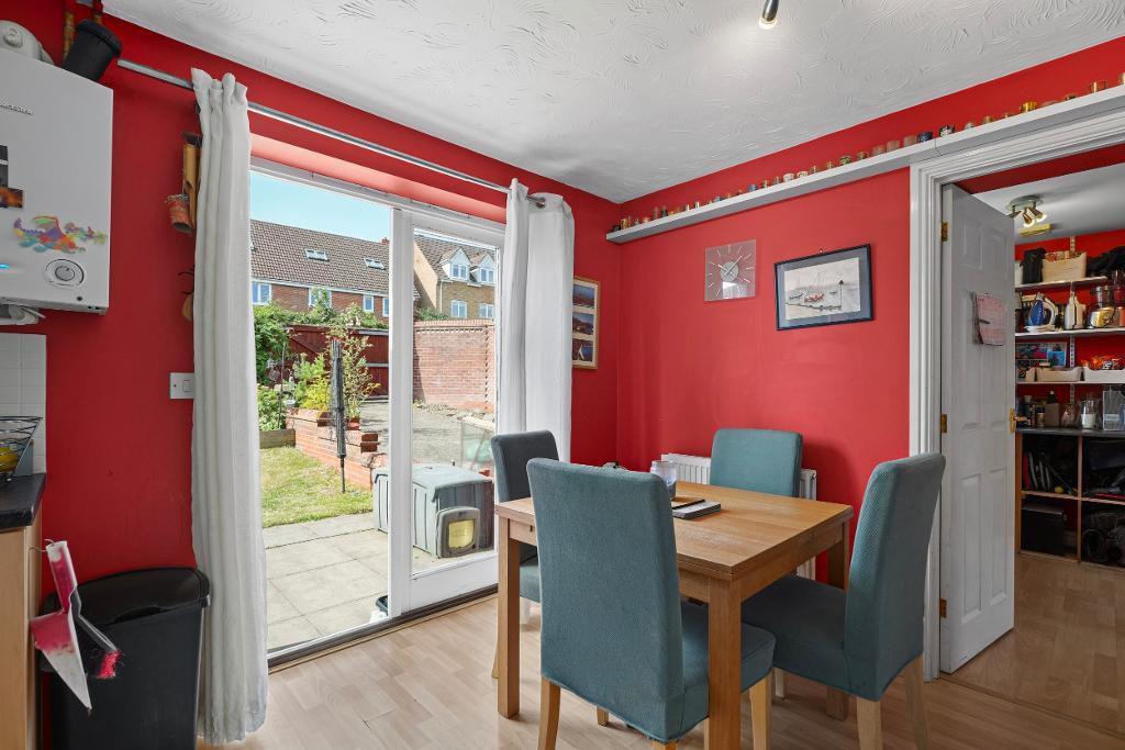 3 Bedroom Semi-Detached for Sale in Milton Keynes, MK8 0NS