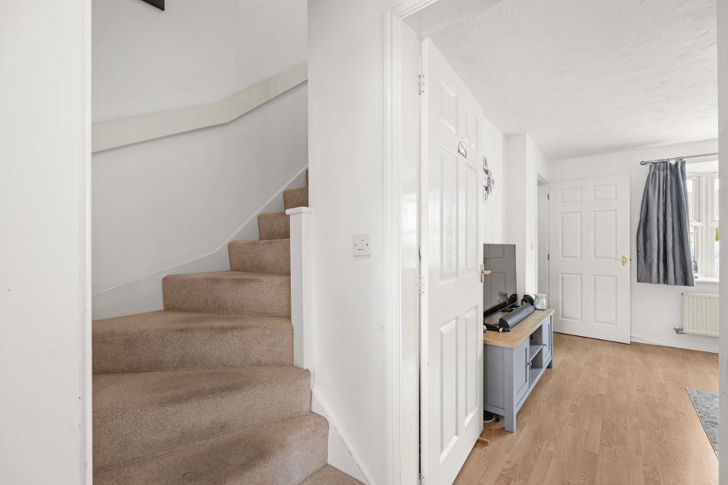 3 Bedroom Semi-Detached for Sale in Milton Keynes, MK8 0NS