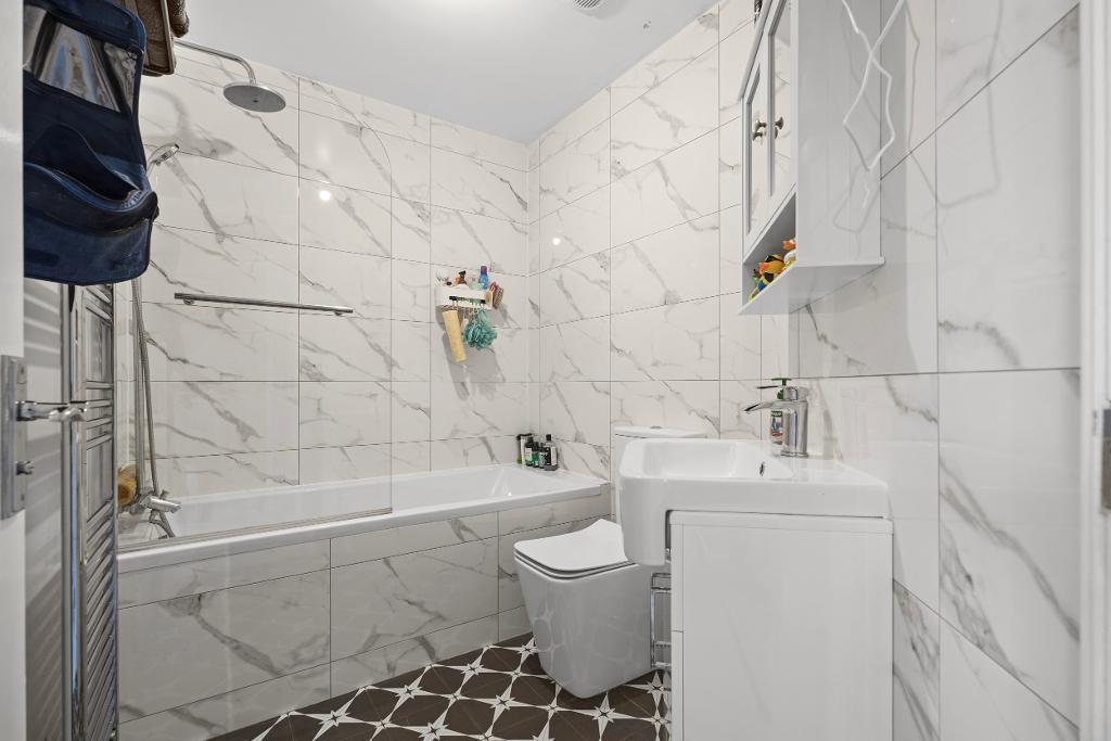3 Bedroom Semi-Detached for Sale in Milton Keynes, MK8 0NS