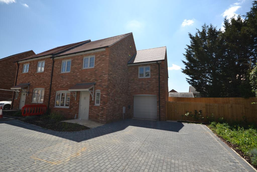 4 Bedroom Semi-Detached for Sale in Milton Keynes, MK17 8AU