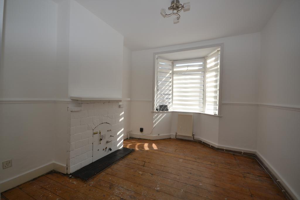3 Bedroom Detached for Sale in Milton Keynes, MK5 6AP