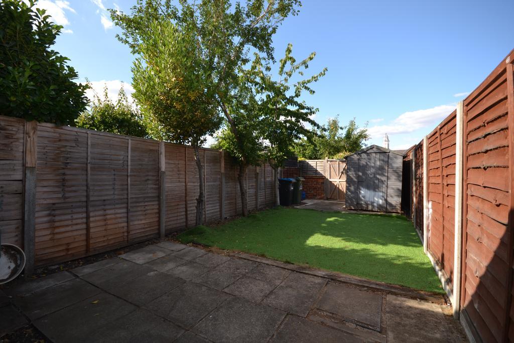 3 Bedroom Detached for Sale in Milton Keynes, MK5 6AP