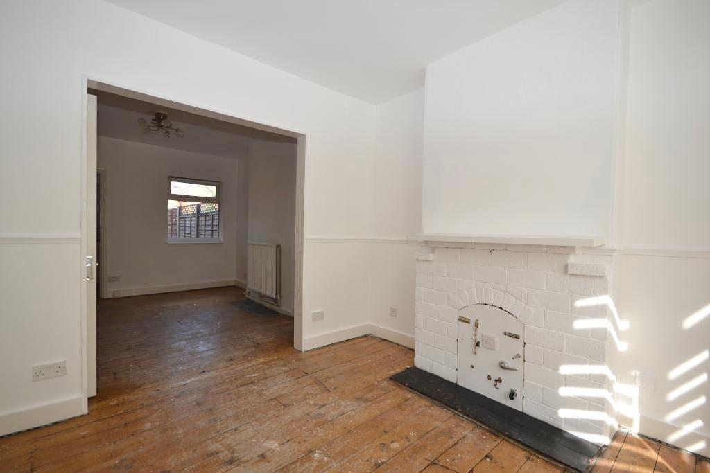 3 Bedroom Terraced for Sale in Newport Pagnell, MK16 0ED