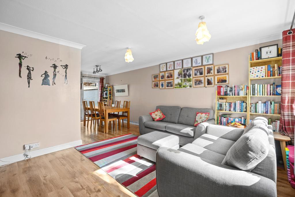 3 Bedroom End Terraced for Sale in Milton Keynes, MK3 7NX