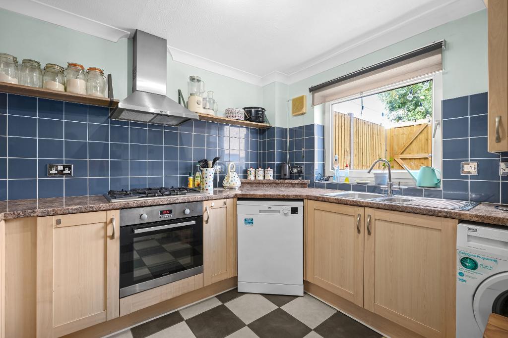 3 Bedroom End Terraced for Sale in Milton Keynes, MK3 7NX